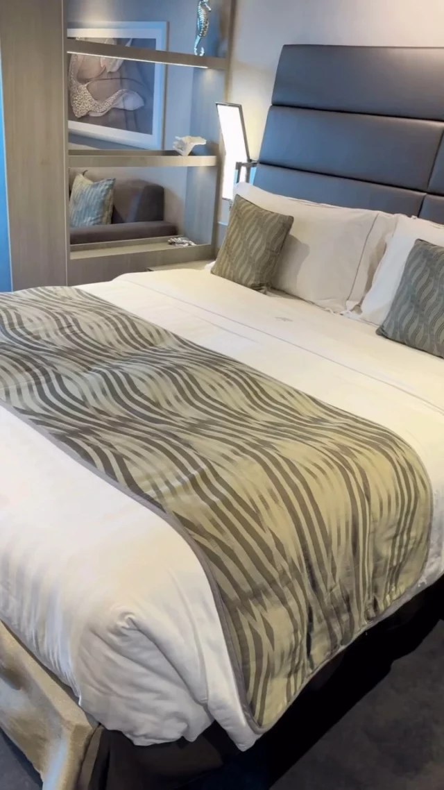 We just stayed in MSC Cruises Yacht Club! Come check out our MSC Yacht Club Deluxe Suite.

#msccruises #mscseashore #mscyachtclub #cruise #cabintour #cruiseship